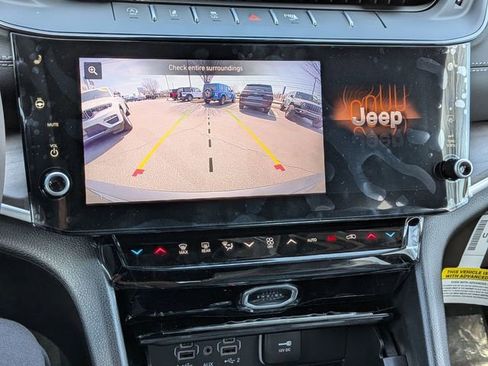 New 2026 Jeep Grand Cherokee Limited AWD/4WD image 25