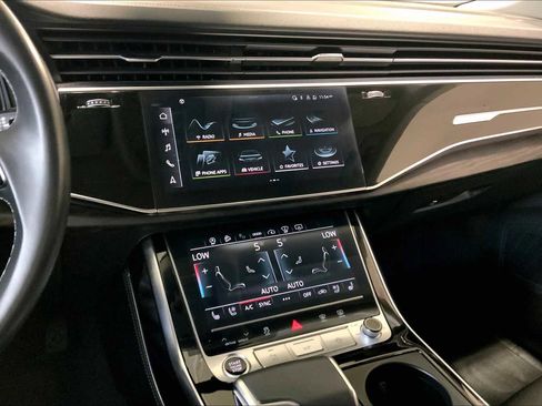 Used 2023 Audi Q8 Prestige image 8