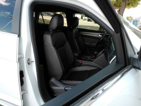 Used 2021 Volkswagen Atlas Cross Sport SE FWD image 20