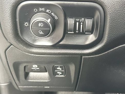 Used 2024 RAM 1500 Laramie AWD/4WD image 23
