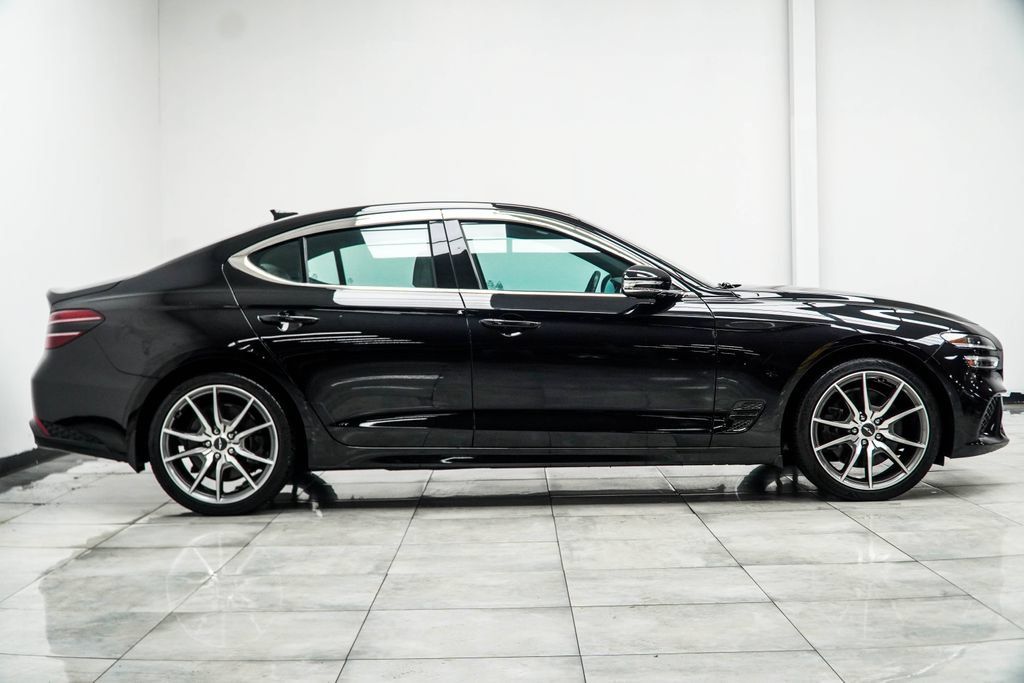 Used 2023 Genesis G70 3.3T RWD image 8