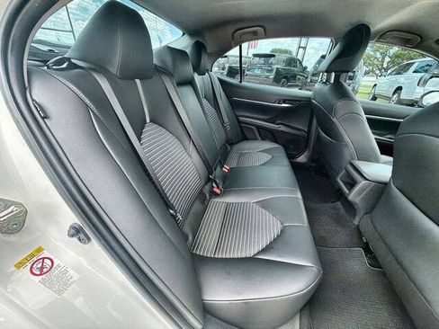 Used 2019 Toyota Camry SE FWD image 25