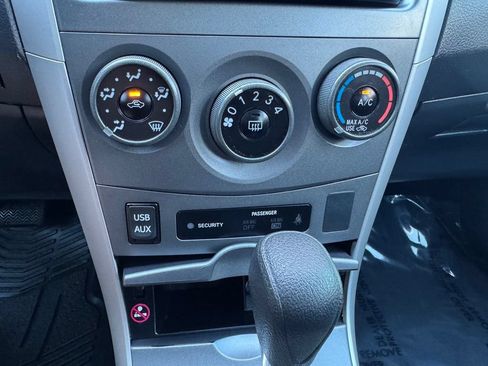 Used 2013 Toyota Corolla S FWD image 25