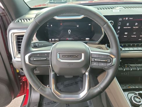 Used 2024 GMC Canyon Denali AWD/4WD image 18