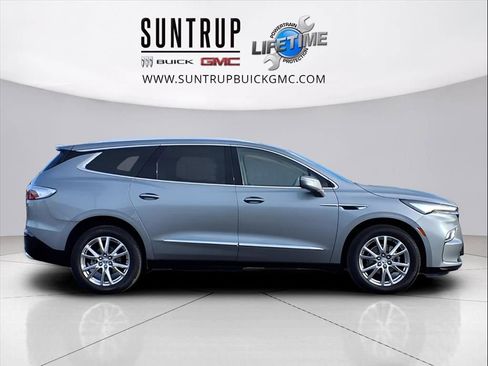 Used 2023 Buick Enclave Premium w/ Experience Buick Package image 3