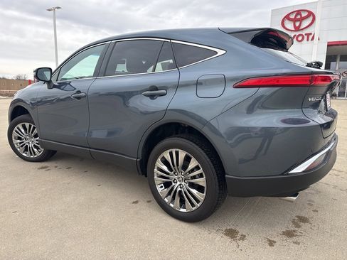 Certified 2023 Toyota Venza Limited image 5