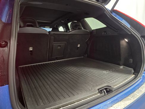 Used 2021 Volvo XC60 T5 R-Design w/ Protection Package Premier image 22