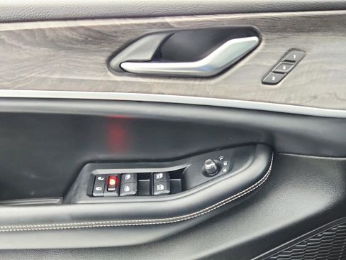 Used 2023 Jeep Grand Cherokee Limited image 27