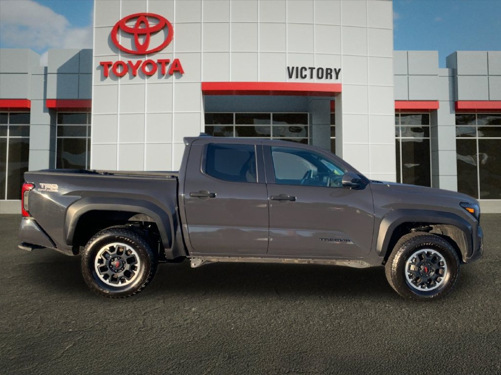 Used 2024 Toyota Tacoma TRD Off-Road w/ TRD Off Road Upgrade Package AWD/4WD image 2