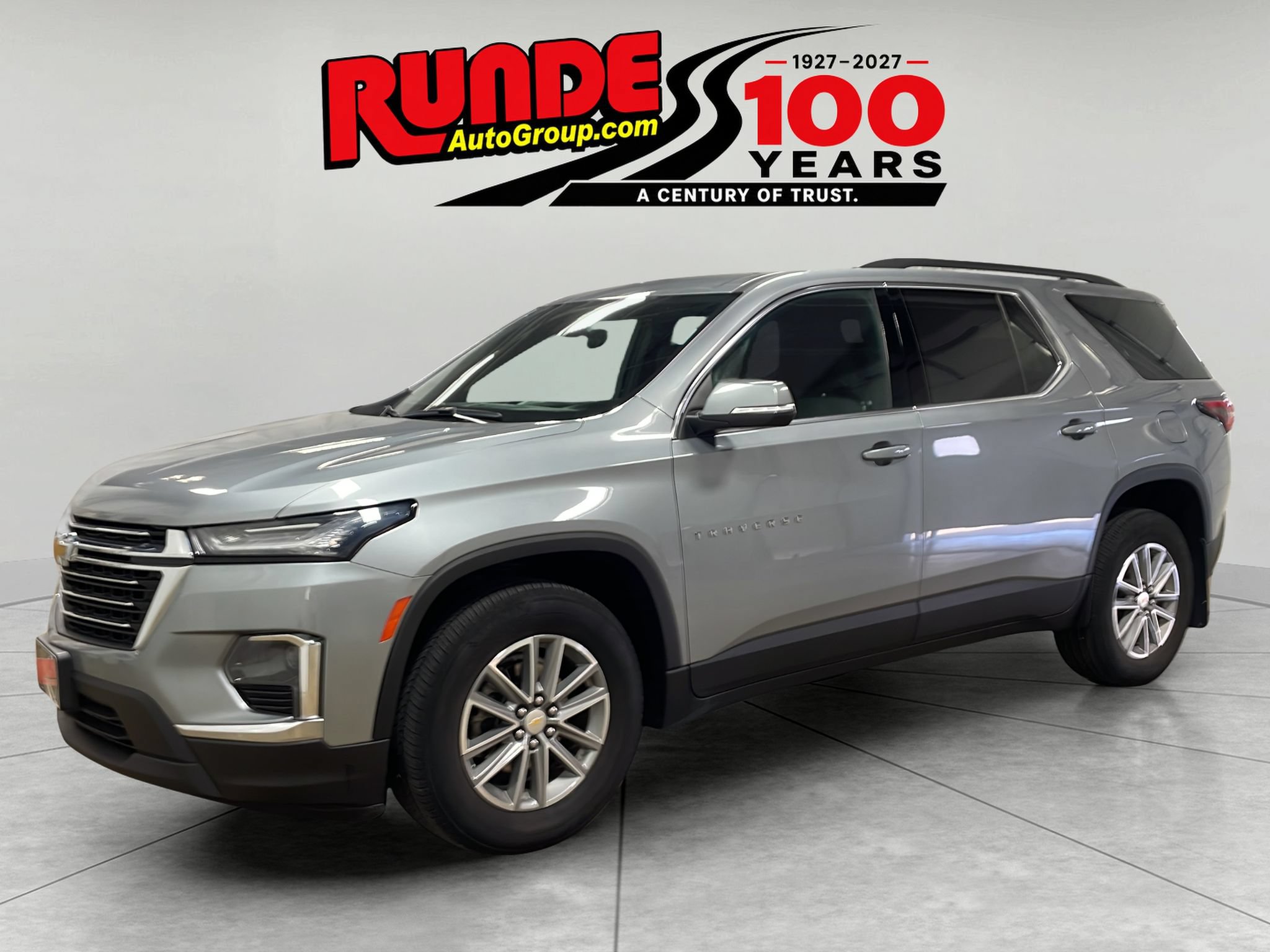Used 2023 Chevrolet Traverse LT AWD/4WD image 1
