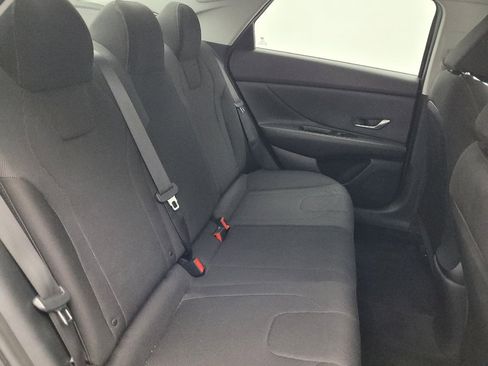 Used 2021 Hyundai Elantra SE FWD image 19