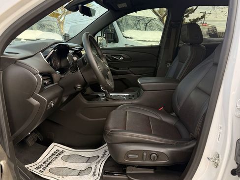 Used 2023 Chevrolet Traverse High Country image 11