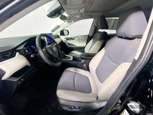 Used 2024 Toyota RAV4 XLE w/ Convenience Package image 14