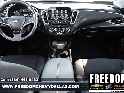 Used 2025 Chevrolet Malibu LT FWD image 7