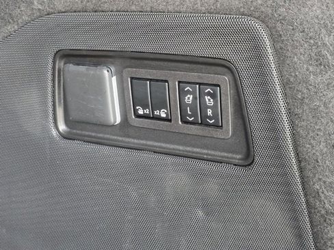 Used 2023 Cadillac Escalade Sport w/ LPO, ONYX Package image 37