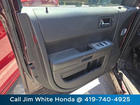 Used 2011 Ford Flex SE FWD image 18