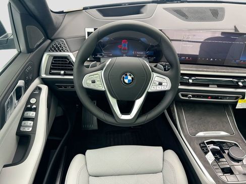 New 2026 BMW X7 xDrive40i AWD/4WD image 10