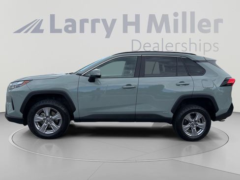 Used 2023 Toyota RAV4 XLE AWD/4WD image 2