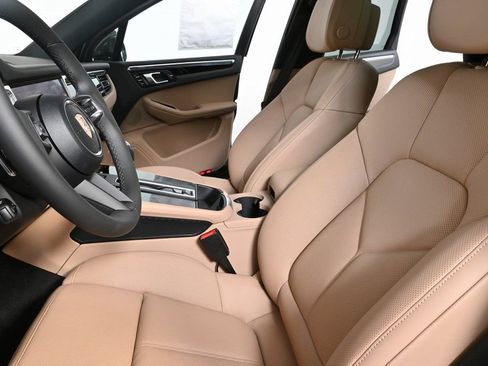 Certified 2026 Porsche Macan image 5