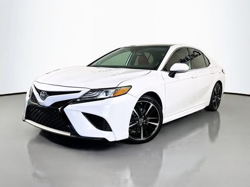 Used 2019 Toyota Camry XSE w/ Navigation Package FWD image 3