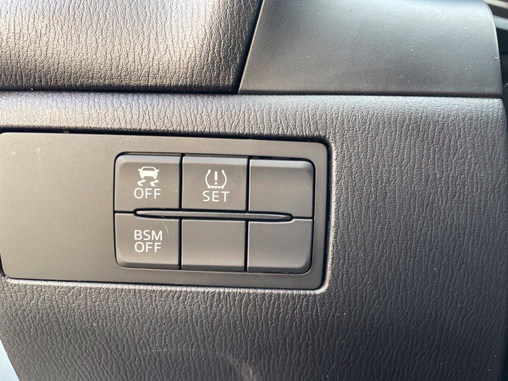 Used 2014 MAZDA MAZDA3 i Grand Touring FWD image 17