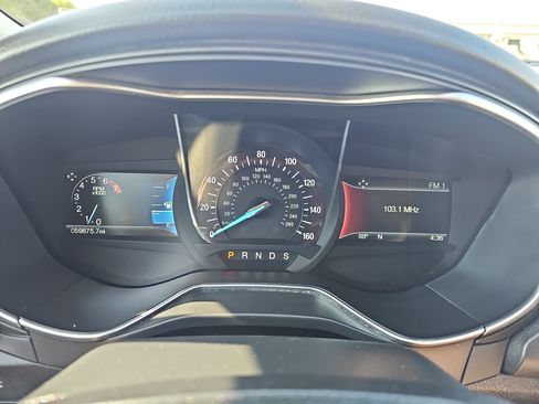 Used 2017 Ford Fusion Titanium FWD image 21