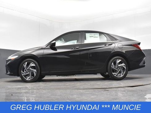 Used 2025 Hyundai Elantra SEL FWD image 41