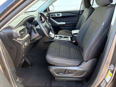Used 2021 Ford Explorer XLT image 11
