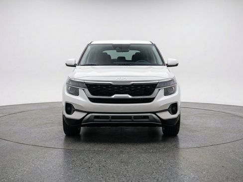 Used 2025 Kia Seltos S FWD image 2