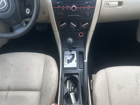 Used 2006 MAZDA MAZDA3 i Touring FWD image 19