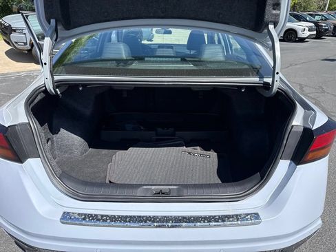 Used 2023 Nissan Altima 2.5 SR FWD image 17