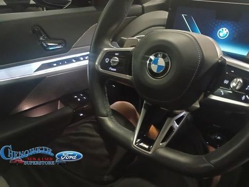 Used 2023 BMW 740i w/ Parking Assistance Package image 15