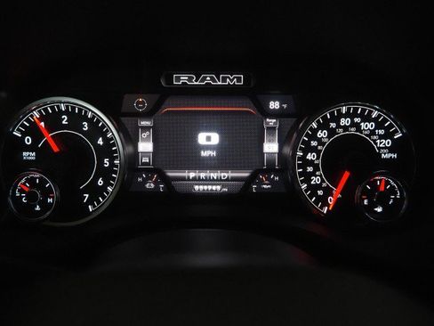 Used 2022 RAM 1500 4x4 Crew Cab Laramie image 18