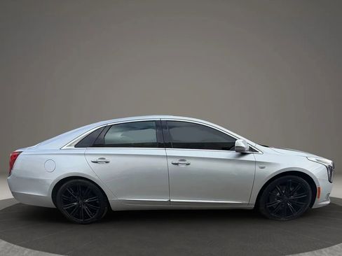 Used 2019 Cadillac XTS Luxury image 4