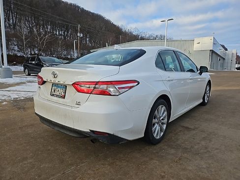 Used 2020 Toyota Camry LE image 13