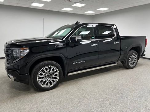 Used 2023 GMC Sierra 1500 Denali Ultimate AWD/4WD image 5