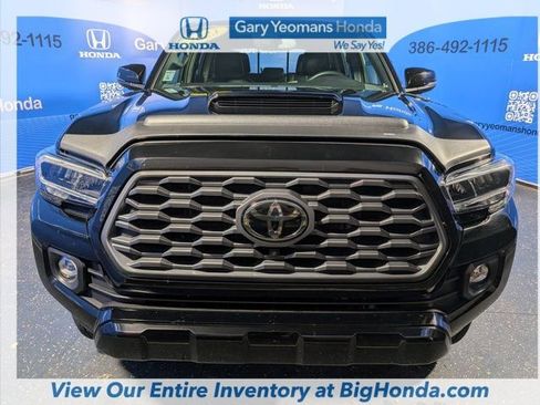Used 2023 Toyota Tacoma TRD Sport w/ TRD Premium Sport Package AWD/4WD image 11