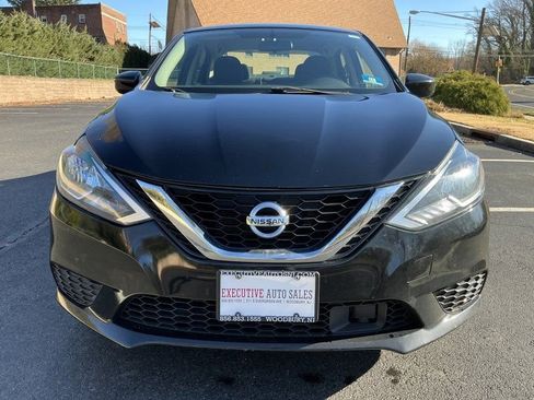 Used 2019 Nissan Sentra SV image 2