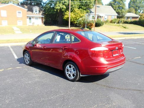 Used 2015 Ford Fiesta SE image 7