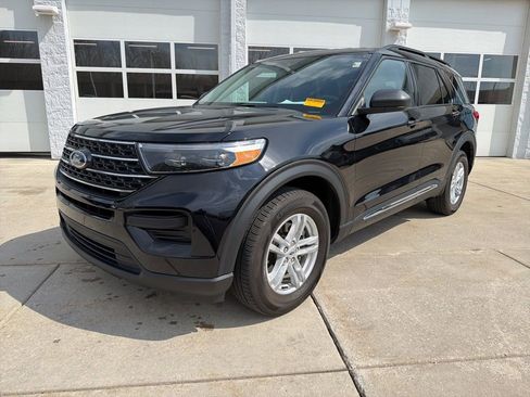 Used 2023 Ford Explorer XLT image 1