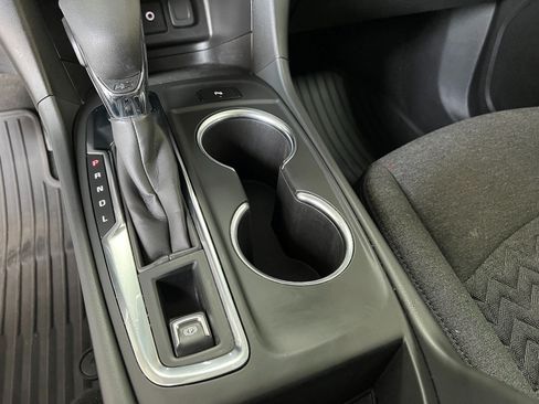 Used 2022 Chevrolet Equinox LT AWD/4WD image 16