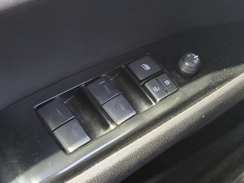 Used 2025 Toyota Camry LE FWD image 17