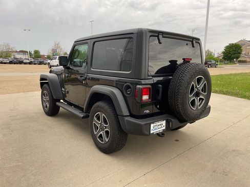 Used 2020 Jeep Wrangler Sport AWD/4WD image 7