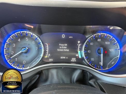 Used 2024 Chrysler Pacifica Touring-L FWD image 12