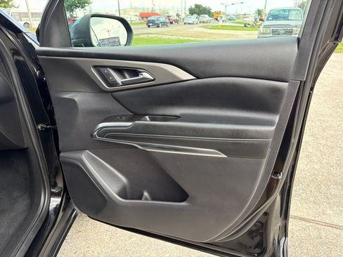 Used 2024 Chevrolet Traverse LT FWD image 18