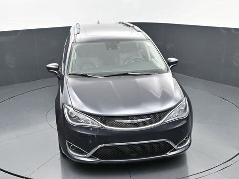 Used 2019 Chrysler Pacifica Touring-L Plus w/ Advanced Safetytec Group FWD image 34