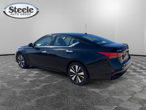 Used 2022 Nissan Altima 2.5 SV image 3