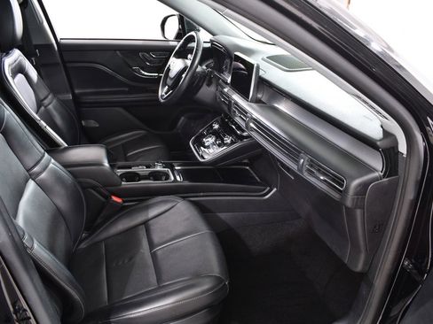 Used 2022 Lincoln Corsair AWD w/ Premium Package image 10