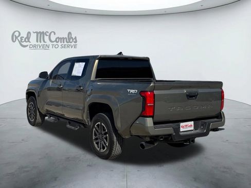 Used 2025 Toyota Tacoma TRD Sport image 3