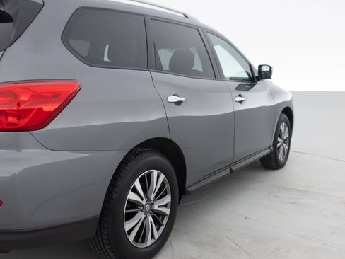 Used 2019 Nissan Pathfinder SL AWD/4WD image 14